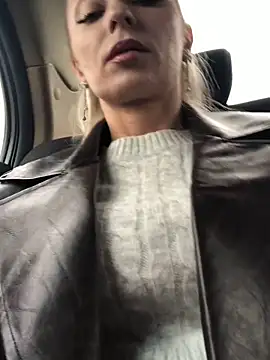 Diamond Bunny  online show from 30, 10, 2025