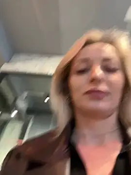 Diamond Bunny  online show from 11, 2, 2026