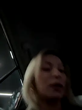 Diamond Bunny  online show from 2, 12, 2025