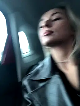 Diamond Bunny  online show from 9, 11, 2025