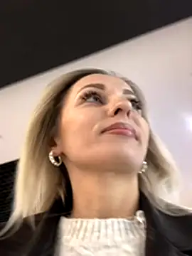 Diamond Bunny  online show from 11, 11, 2025