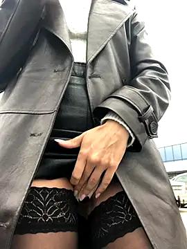 Diamond Bunny  online show from 2, 11, 2025