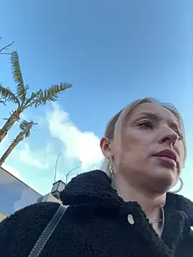 Diamond Bunny  online show from 12, 2, 2026