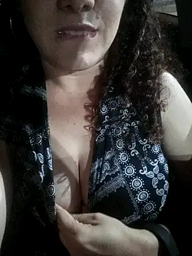 Snapshot of litha_luna chatting on 11, 1, 2025 litha luna online show from 11, 1, 2025