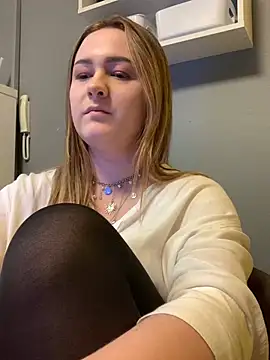 Snapshot of Emma_B1uem chatting on 11, 1, 2025 Emma B1uem online show from 11, 1, 2025