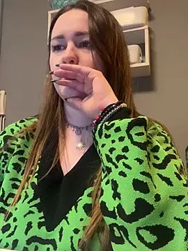 Snapshot of Emma_B1uem chatting on 21, 12, 2024 Emma B1uem online show from 21, 12, 2024