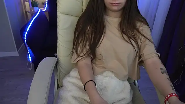 ElysLunar online show from 3, 2, 2025