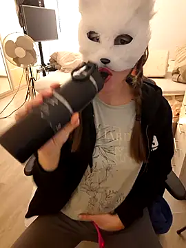 Hexe12346 online show from 21, 2, 2026