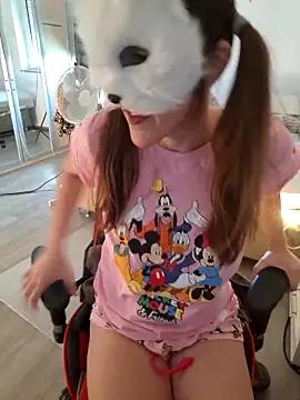 Hexe12346 online show from 8, 4, 2026