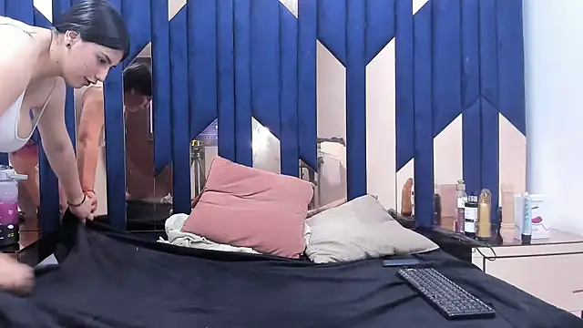 Criistaal  online show from 27, 2, 2025