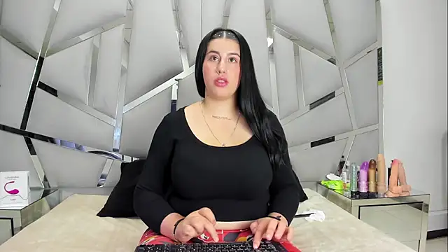 Criistaal  online show from 3, 2, 2026