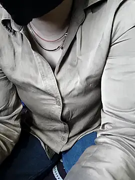 kaveerpooja947 online show from 11, 2, 2026