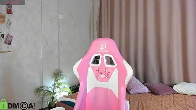 Colleen Blake online show from 24, 10, 2025