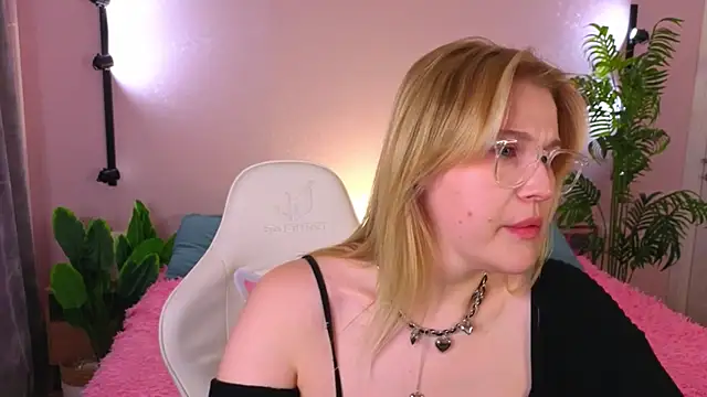 Colleen Blake online show from 19, 4, 2026