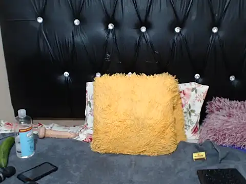 BlackBerryZoeX online show from 8, 12, 2024