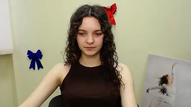  SusieSu  online show from 18, 2, 2025