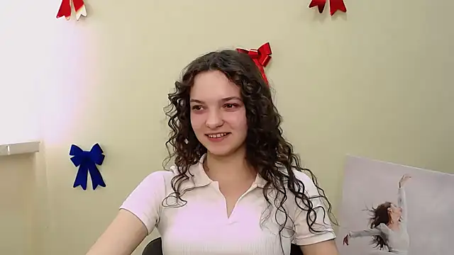  SusieSu  online show from 19, 2, 2025