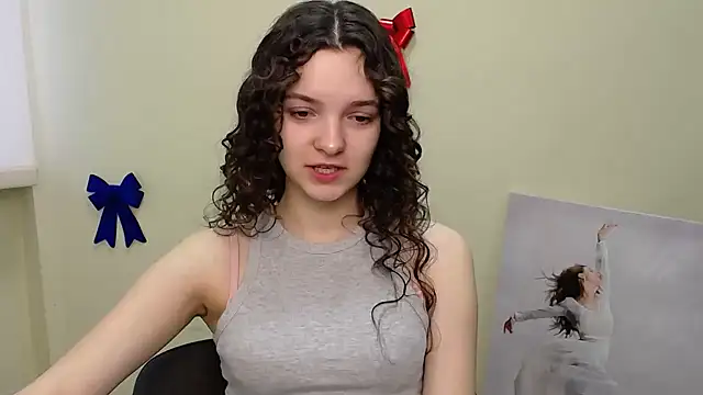  SusieSu  online show from 22, 2, 2025