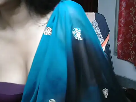 Cute-Hazel online show from 6, 3, 2025