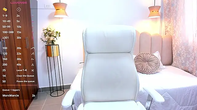 Bella-hadiid online show from 9, 3, 2025