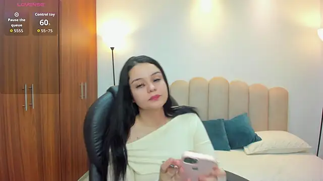 Bella-hadiid online show from 19, 9, 2025