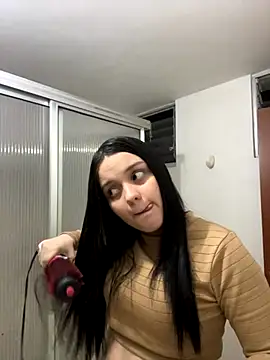 Bella-hadiid online show from 10, 9, 2025