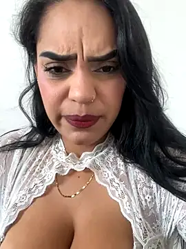 Snapshot of Sara-77 chatting on 4, 11, 2025 Sara-77 online show from 4, 11, 2025