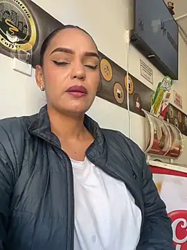 Sara-77 online show from 25, 7, 2026