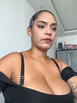 Snapshot of Sara-77 chatting on 25, 5, 2026 Sara-77 online show from 25, 5, 2026