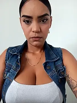 Snapshot of Sara-77 chatting on 9, 10, 2025 Sara-77 online show from 9, 10, 2025