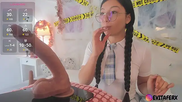 Eva depp online show from 1, 11, 2025