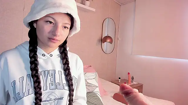 Eva depp online show from 11, 11, 2025