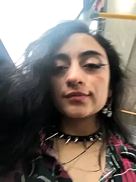 Lila Desiree online show from 15, 4, 2026