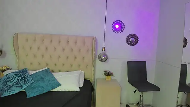 scarleett brown  online show from 26, 9, 2025