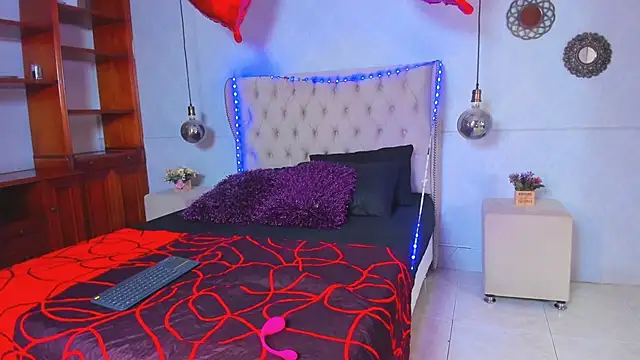 scarleett brown  online show from 19, 2, 2025