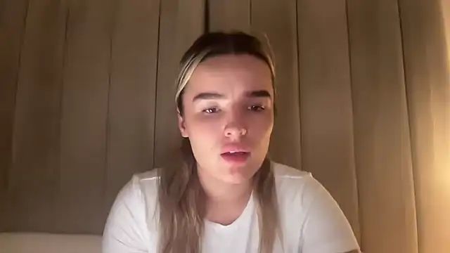 Snapshot of maisiesmithx chatting on 23, 6, 2026 maisiesmithx online show from 23, 6, 2026