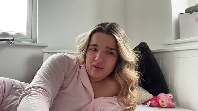 maisiesmithx online show from 11, 5, 2026