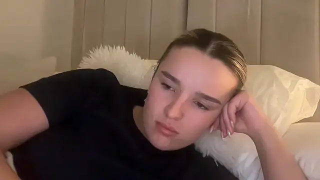Snapshot of maisiesmithx chatting on 17, 7, 2026 maisiesmithx online show from 17, 7, 2026
