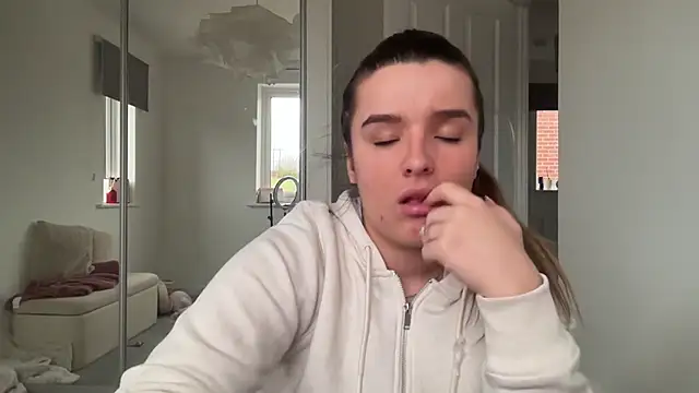 maisiesmithx online show from 23, 2, 2026