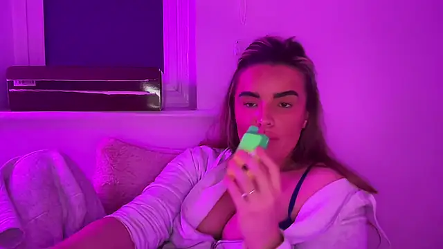 maisiesmithx online show from 17, 1, 2026