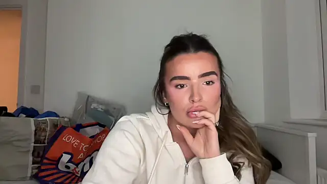 maisiesmithx online show from 11, 4, 2026