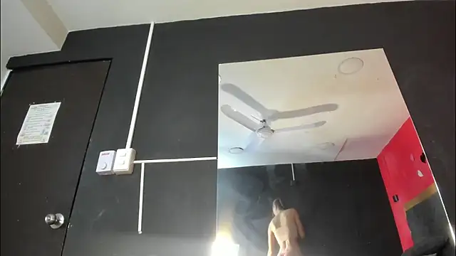 YayaHilton online show from 18, 4, 2026