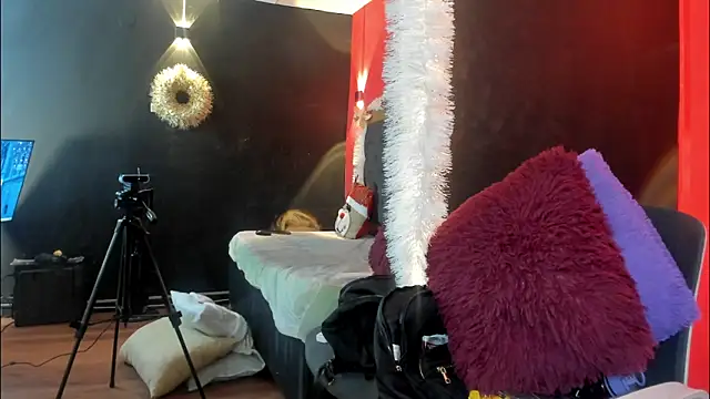 YayaHilton online show from 22, 11, 2025