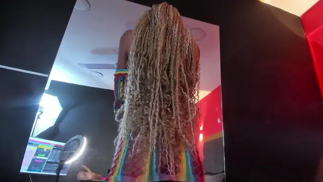 YayaHilton online show from 21, 4, 2026