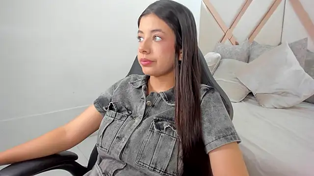 coraltaylor online show from 26, 4, 2026