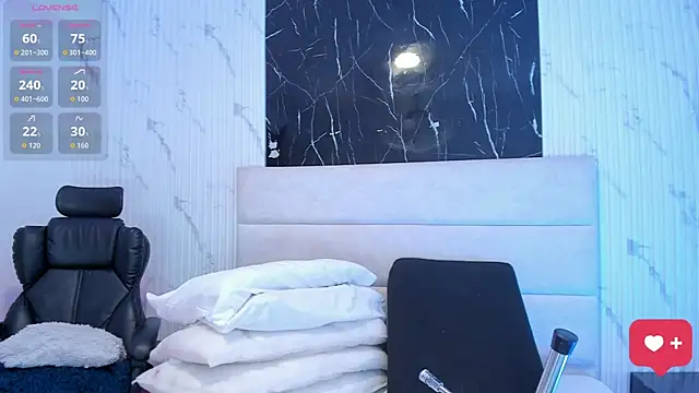 Snapshot of Reginavegaa chatting on 21, 7, 2026 Reginavegaa online show from 21, 7, 2026
