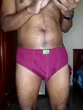 Snapshot of SuranSexy33 chatting on 15, 10, 2025 SuranSexy33 online show from 15, 10, 2025