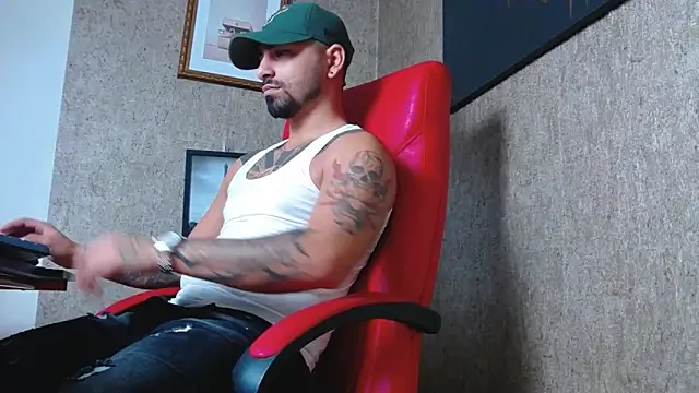 NigelBoydXXX online show from 8, 1, 2025