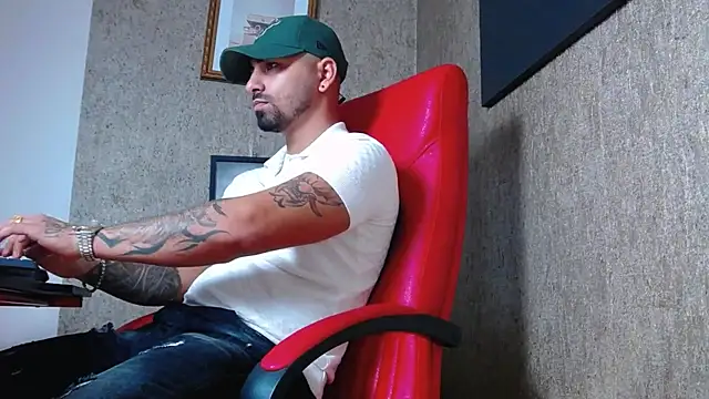 NigelBoydXXX online show from 2, 1, 2025