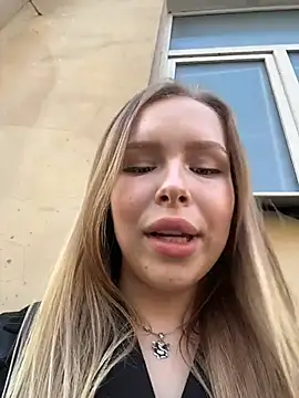 mur girl online show from 14, 3, 2026